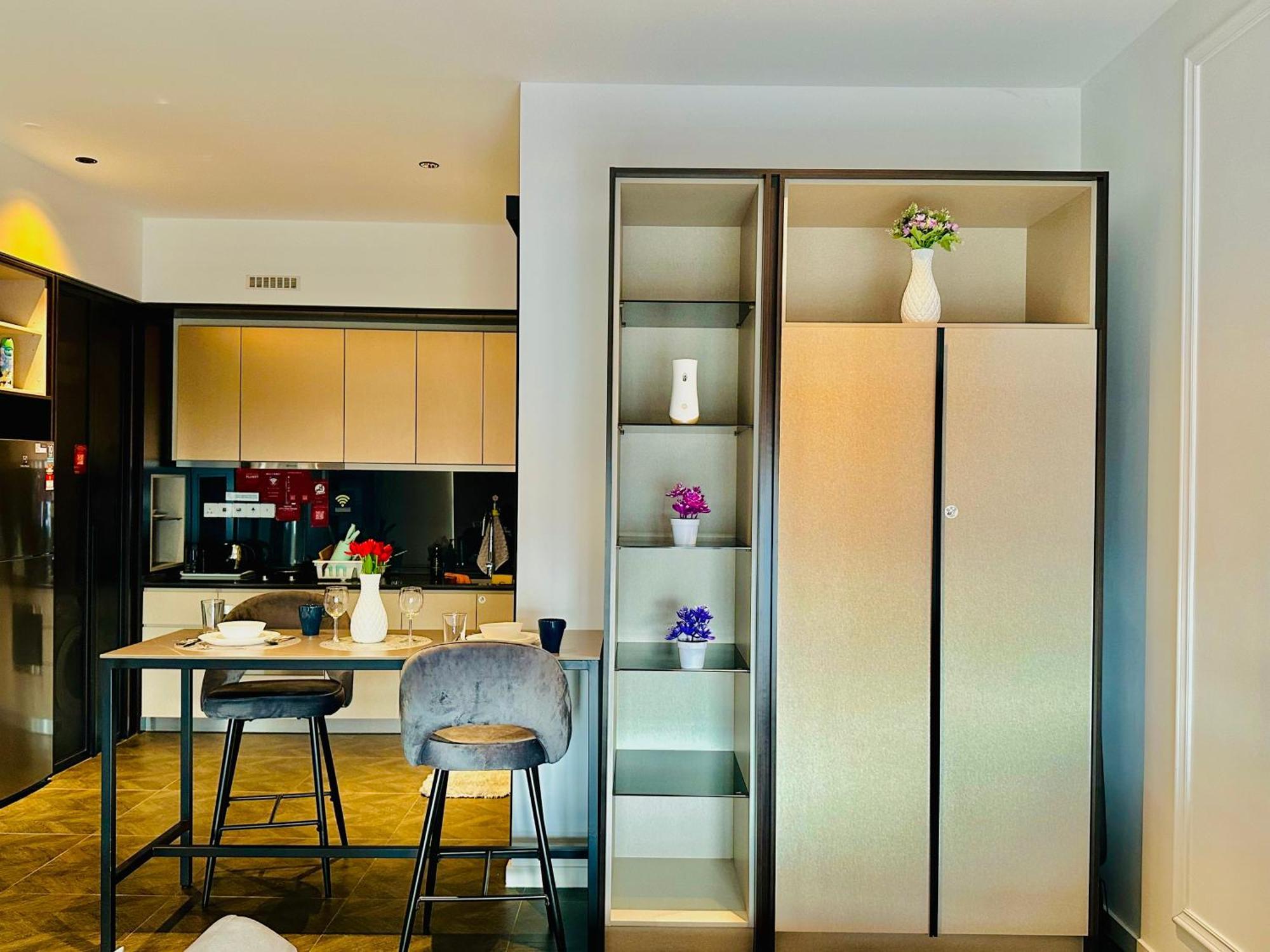 Scarletz Suites Klcc By M Suites Куала Лумпур Екстериор снимка