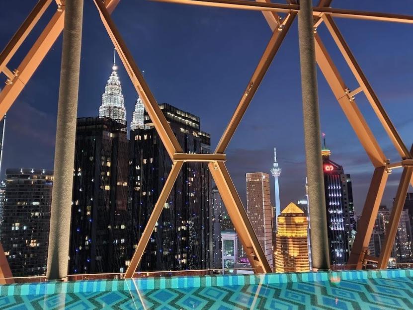 Scarletz Suites Klcc By M Suites Куала Лумпур Екстериор снимка
