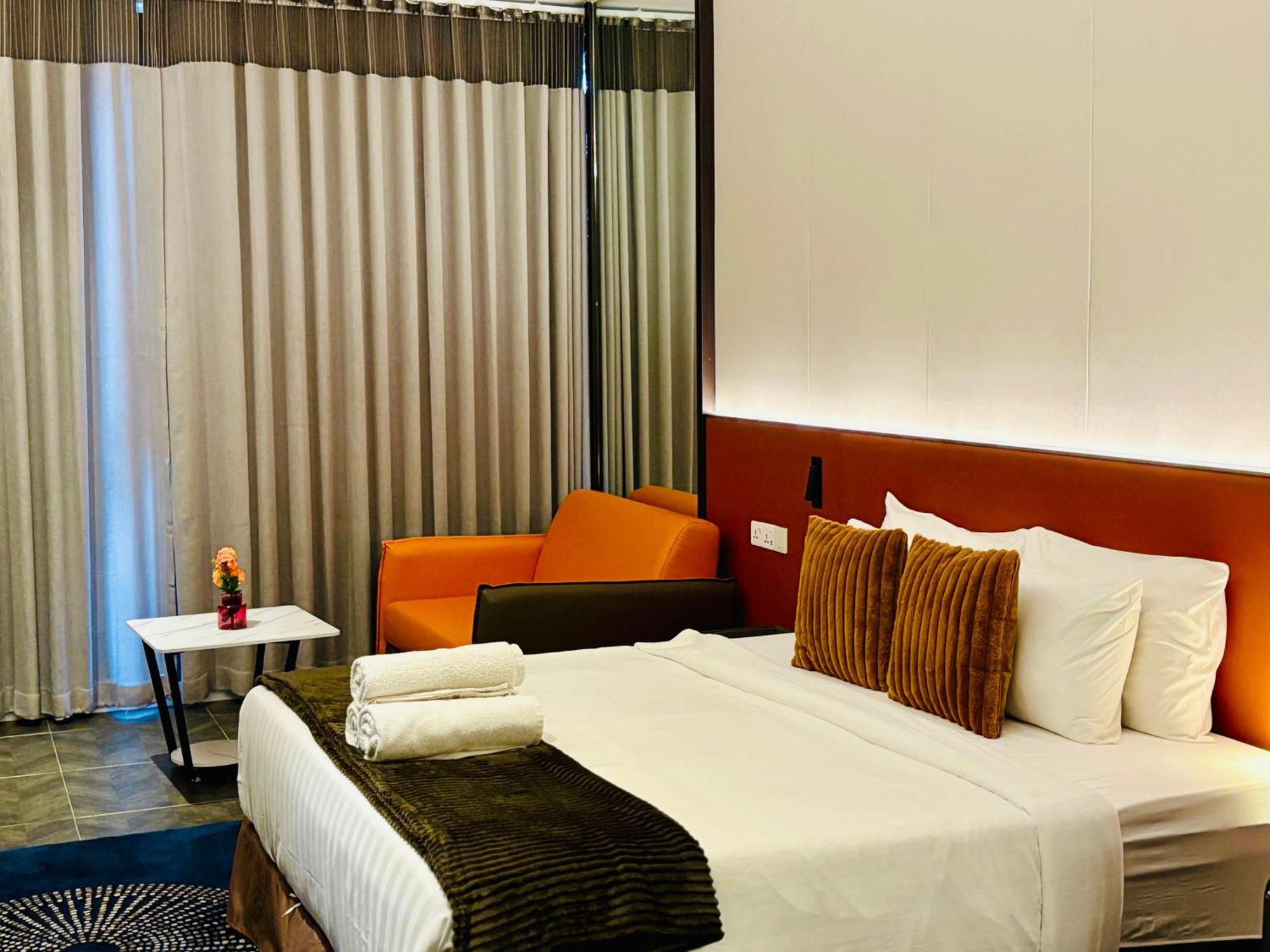 Scarletz Suites Klcc By M Suites Куала Лумпур Екстериор снимка